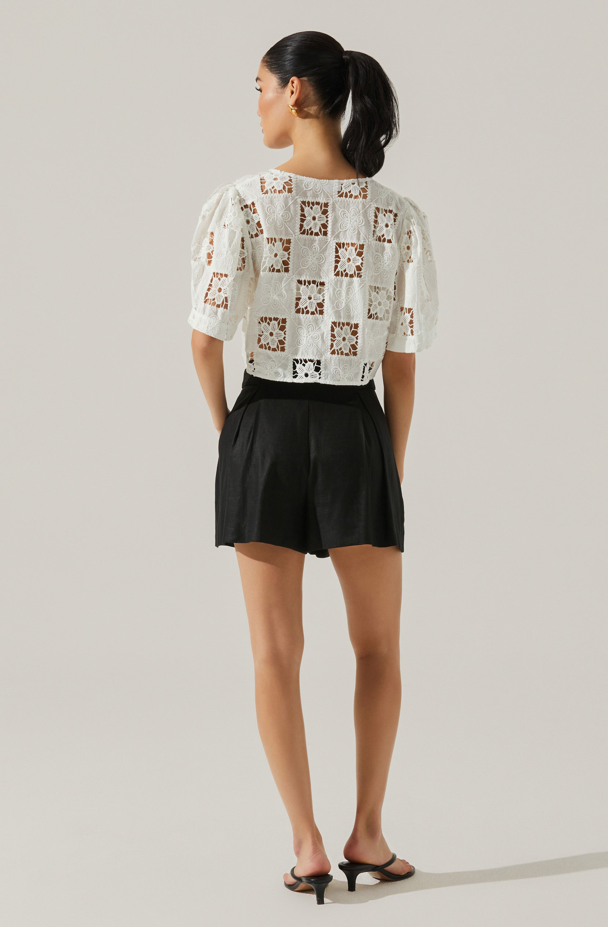 Ollie Pleated Linen Blend Shorts
